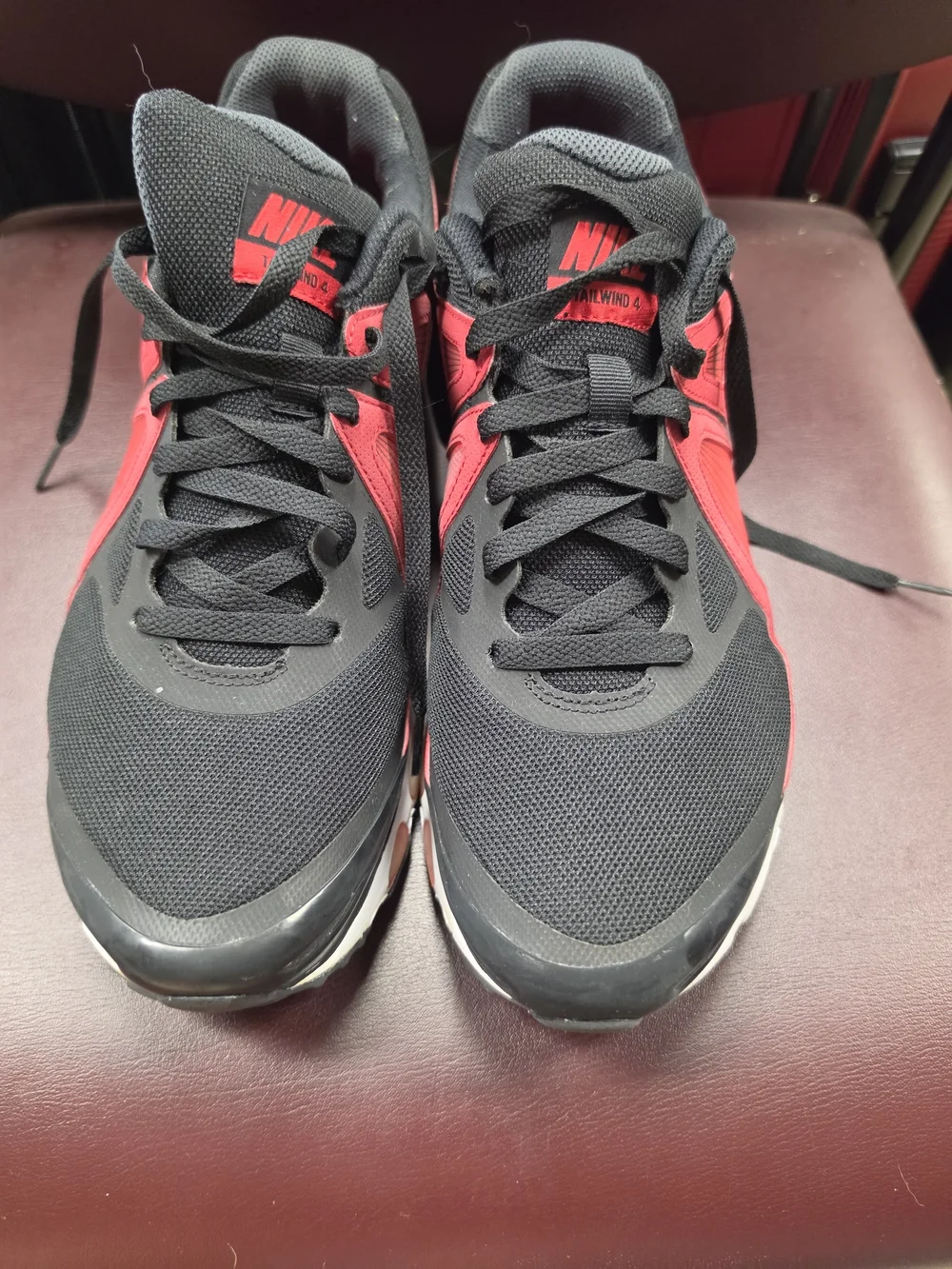 AIRMAX 453976-006 Running Mens Sz 13 Black & Red Shoes Nice
